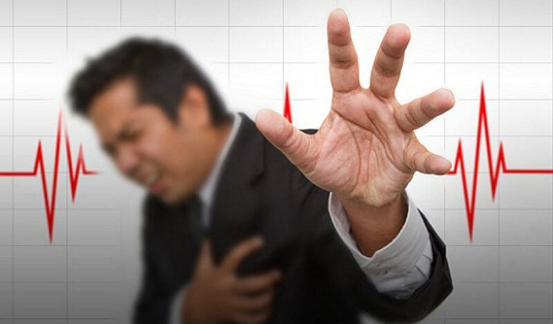 au nhói vùng tim, đánh trống ngực là một trong các triệu chứng của cao huyết áp